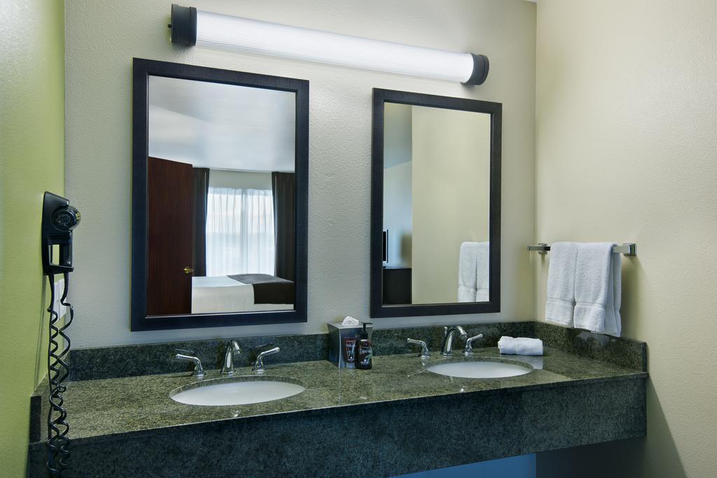 Oxford Suites Hermiston Exterior foto